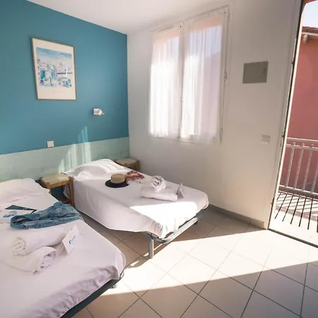 Lou Riou Village אתר נופש 3*