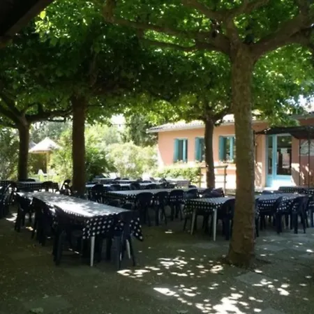 אתר נופש Lou Riou Village סן טרופז