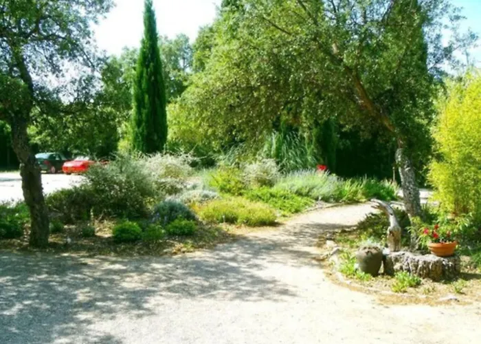 Lou Riou Village Ośrodek wypoczynkowy