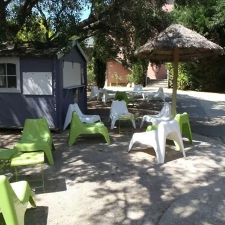 Lou Riou Village Курортный комплекс Сен-Тропе